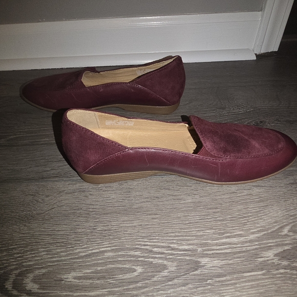 NWT- Dansko Elegant Burgundy Loafers for Women - Picture 5 of 9